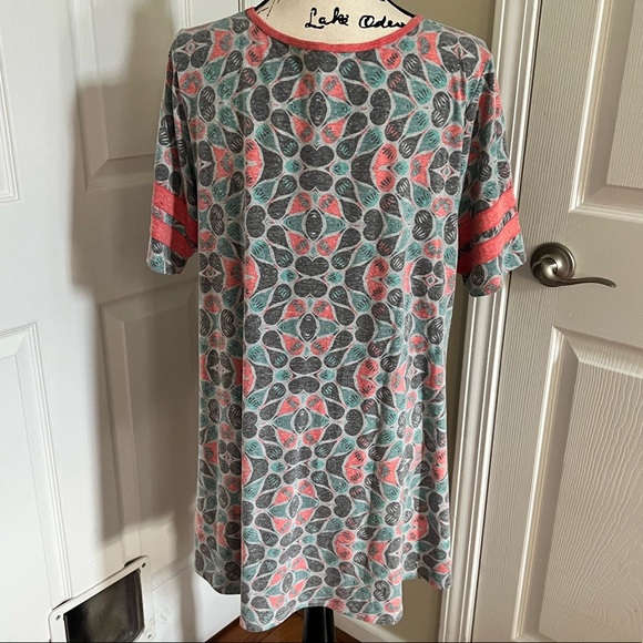 LuLaRoe Classic Tee Size XL EUC - Picture 4 of 6